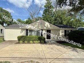 Building Photo - 4 Bed 2 Bath Prairie Village ranch style home!