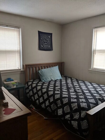 Building Photo - 16 Copenger St