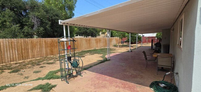 Building Photo - 2051 Rancho Dr
