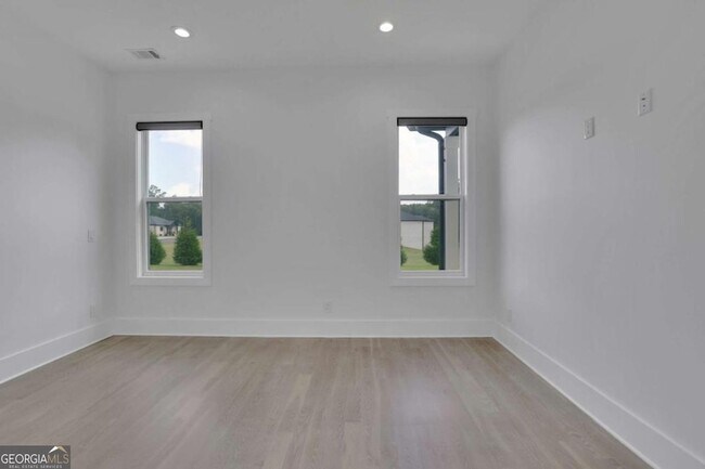 Building Photo - 2964 Old Peachtree Rd NE