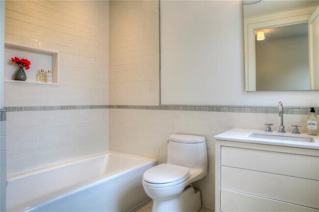 Building Photo - 766 Indian Ave