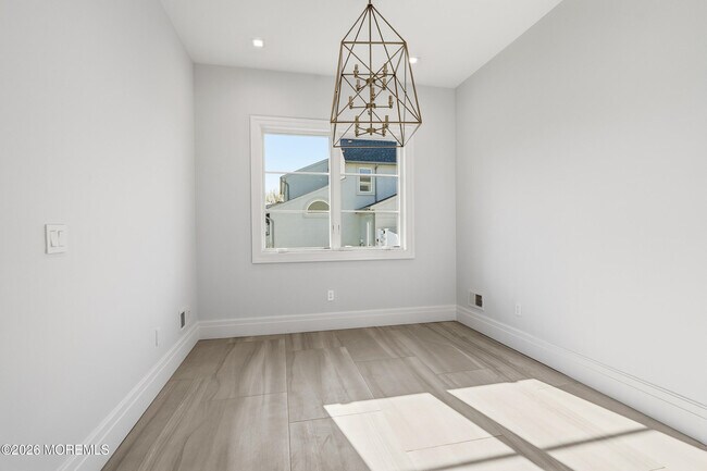 Building Photo - 84 Cooper Ave