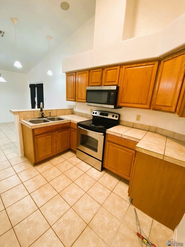 Building Photo - 1422 Andrea Ave