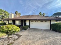 Building Photo - Sweeping Views! Rare and Peaceful 5-home e...