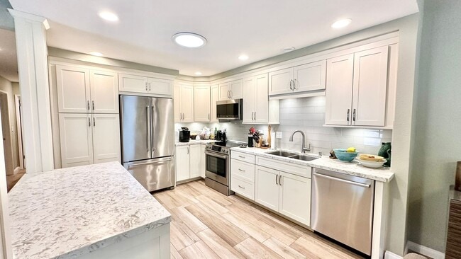 Building Photo - Beautifully Upgraded Single Story in the P...