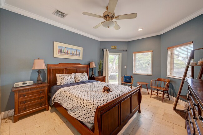 Building Photo - 2150 Tanbark Ln