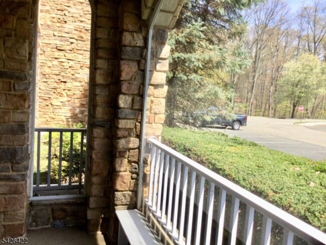 Building Photo - 2112 Clinton Ln