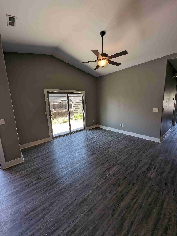 Building Photo - 3348 Sunflower Dr