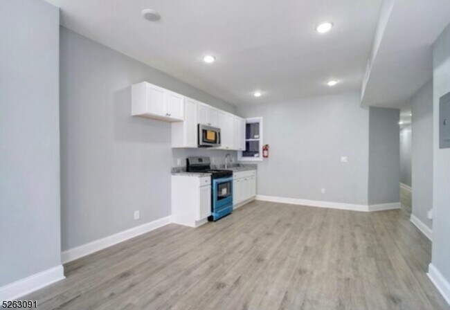 Primary Photo - 76 Highland Ave