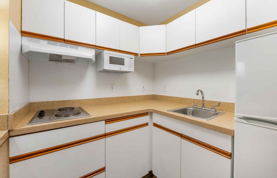 Building Photo - Furnished Studio-Jacksonville - Baymeadows