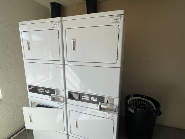 Building Photo - MOVE IN SPECIAL-500.00 OFF 1ST MONTHS RENT...