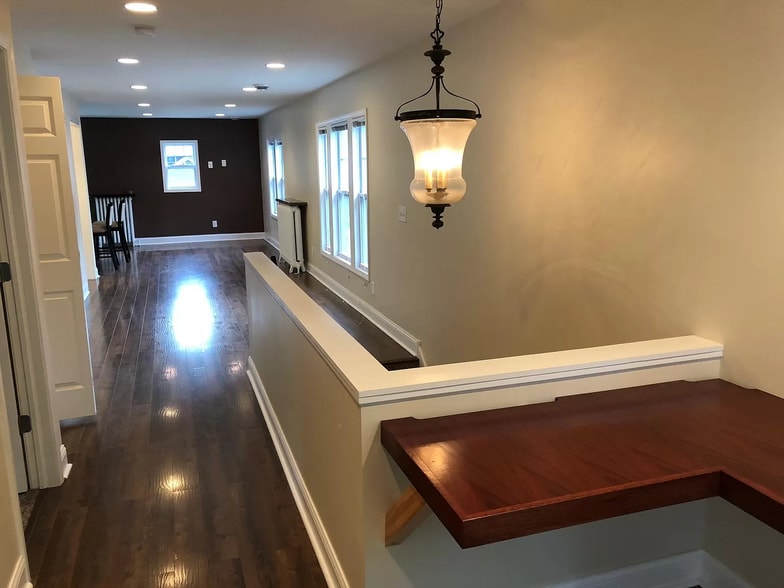 Unit 2 - 4538 Wentworth Ave