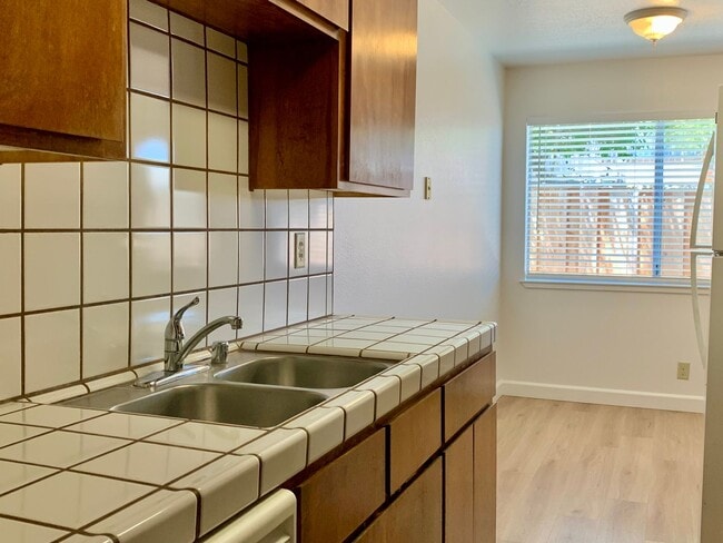 Building Photo - 1471 Gabilan Dr
