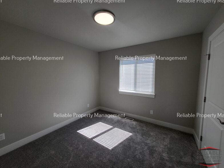 Building Photo - 1612 Hannah Ln