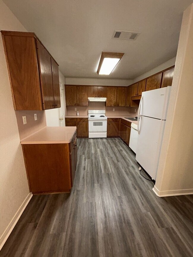 Building Photo - 2204 Wright Way