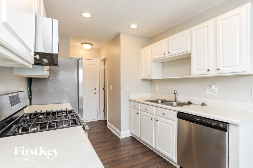 Building Photo - 11013 Feather Grass Ln