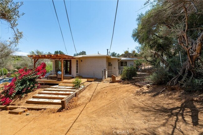 Building Photo - 2576 Green Hills Way