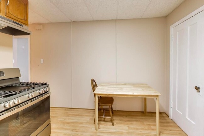 Building Photo - 3920 N Austin Ave