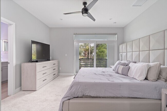 Building Photo - Frederick Isles Townhomes - Delray Beach