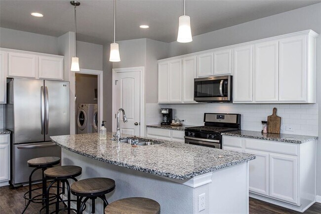 Building Photo - 5305 Traviston Dr