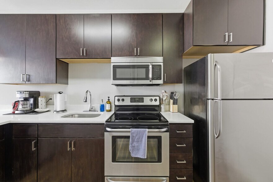 Building Photo - 421 E Market St