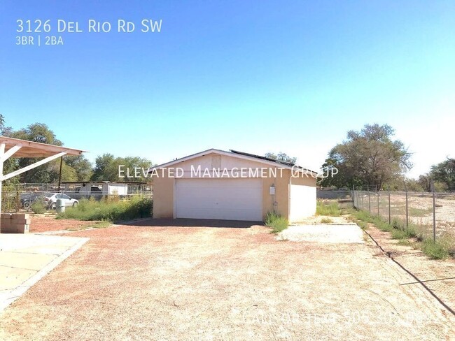 Building Photo - 3 Bedroom in Del Rio Acres/South Valley. L...