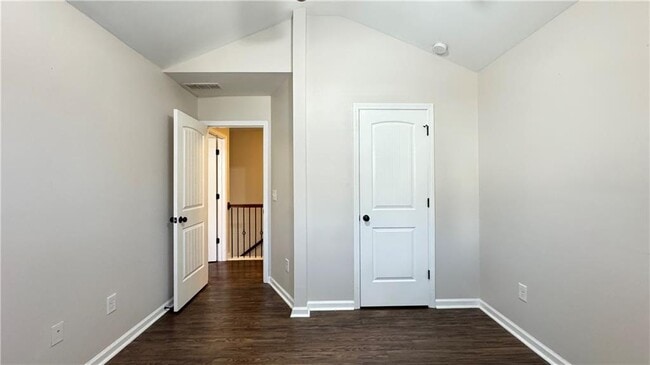 Building Photo - 4408 Black Hills Dr NW