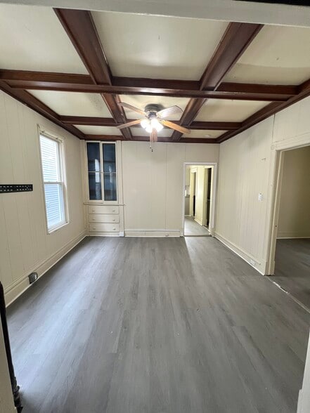 Building Photo - 1625 6th Ave