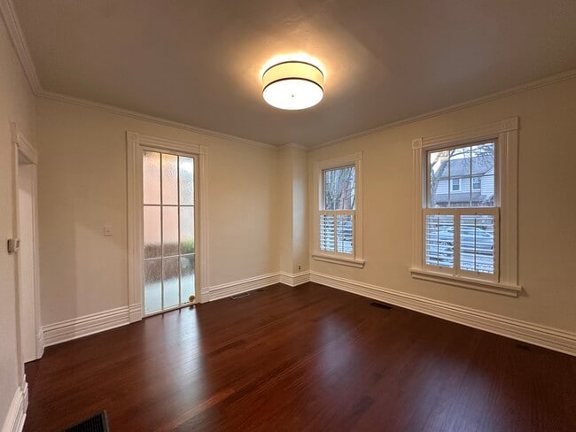 Building Photo - 67 E Mithoff St