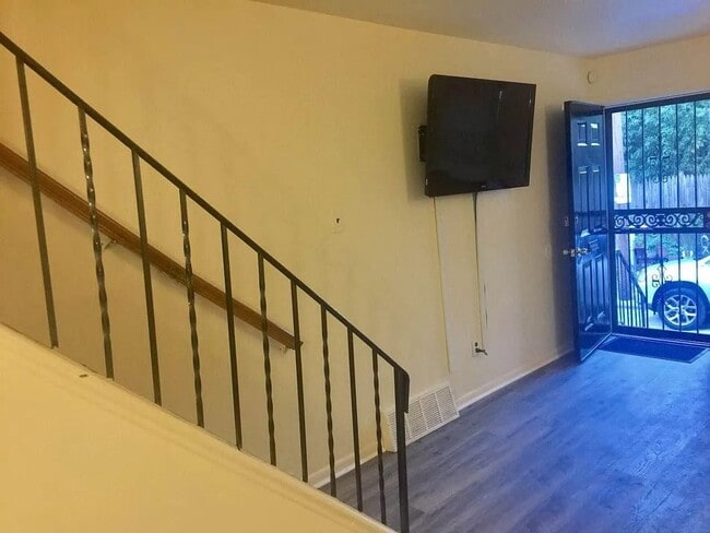 Building Photo - 4B2B house | Walking distance to Drexel Un...