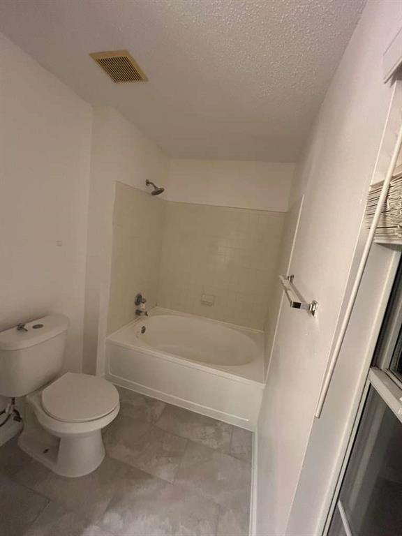 Building Photo - 1006 Quail Valley Dr