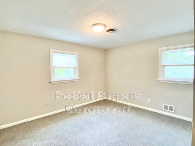 Building Photo - 5964 Lockamy Ln