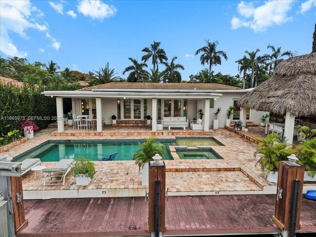 Building Photo - 12930 Oleander Rd