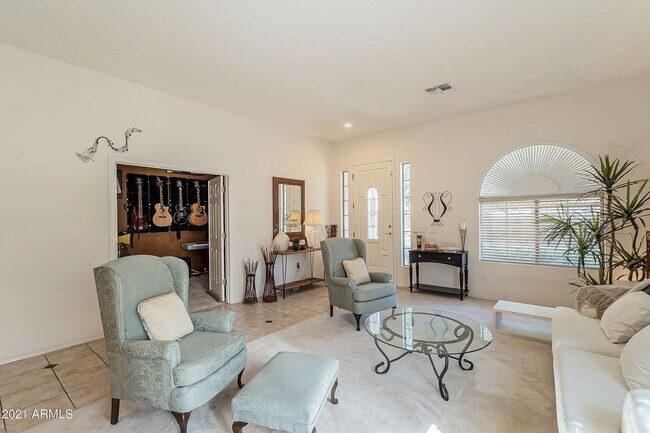 Building Photo - Charming single level 4 Bed home in Peoria !!