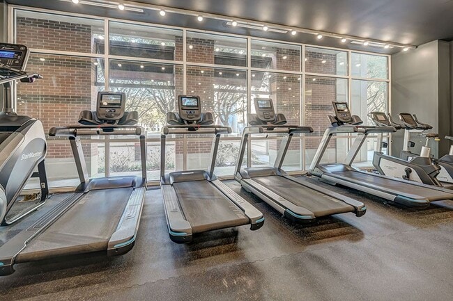 Building Photo - 2801 Waterwall Dr