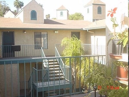 Building Photo - Salt & Vine Oceanside Apartments