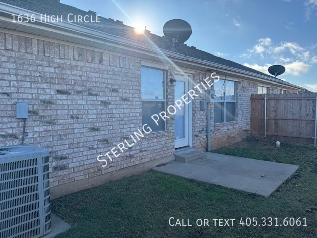 Building Photo - 1636 High Cir