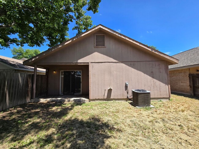 Building Photo - 3/2/1 Garden Home with a Wood Burning Fire...