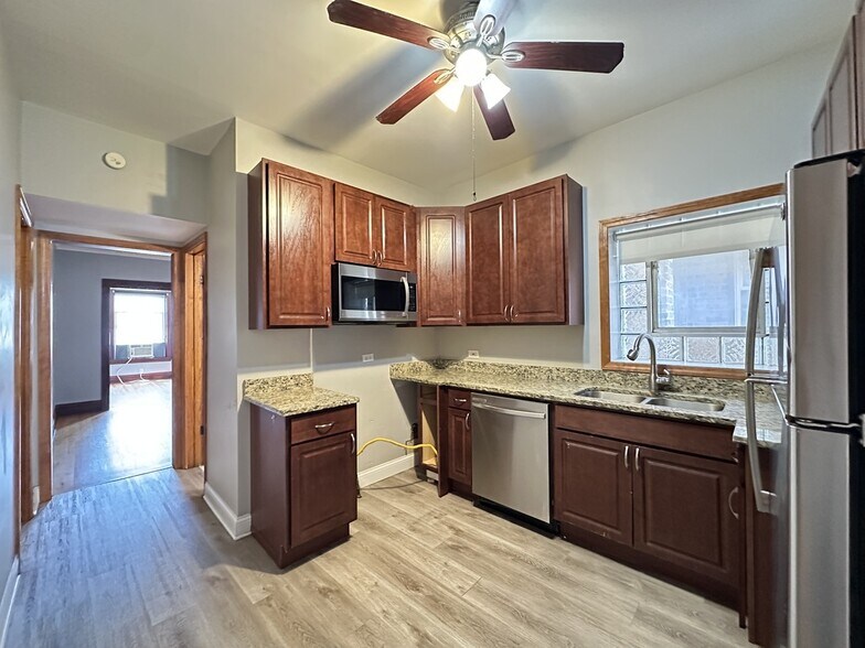 Building Photo - 3530 N Elston Ave