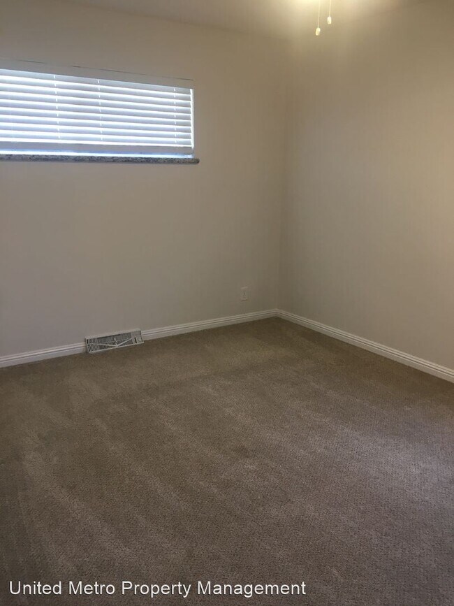 Building Photo - 3 br, 2.5 bath House - 557 Shalimar Drive