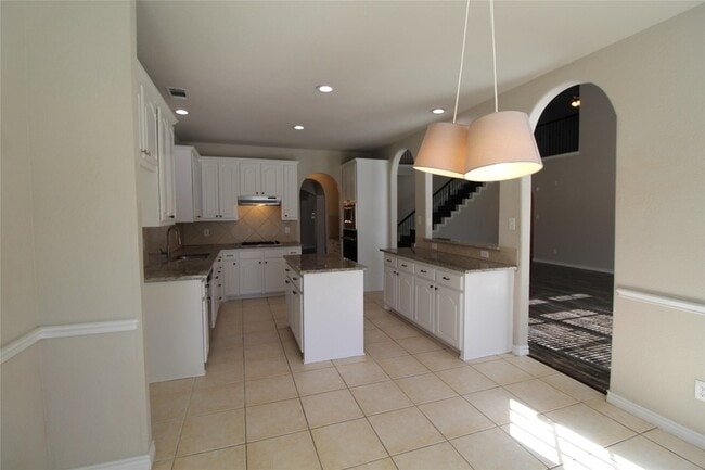 Building Photo - 15195 Shellwood Ln