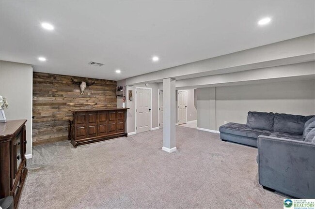 Building Photo - 241 Willow St