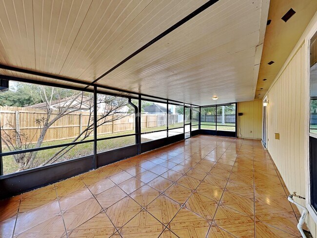 Building Photo - 13631 Capistrano Dr S