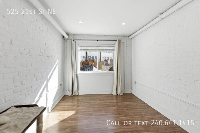 Building Photo - 525 21st St NE