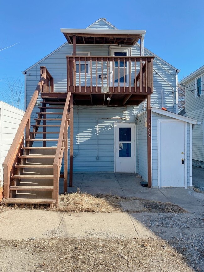 Building Photo - 1308 Garfield St