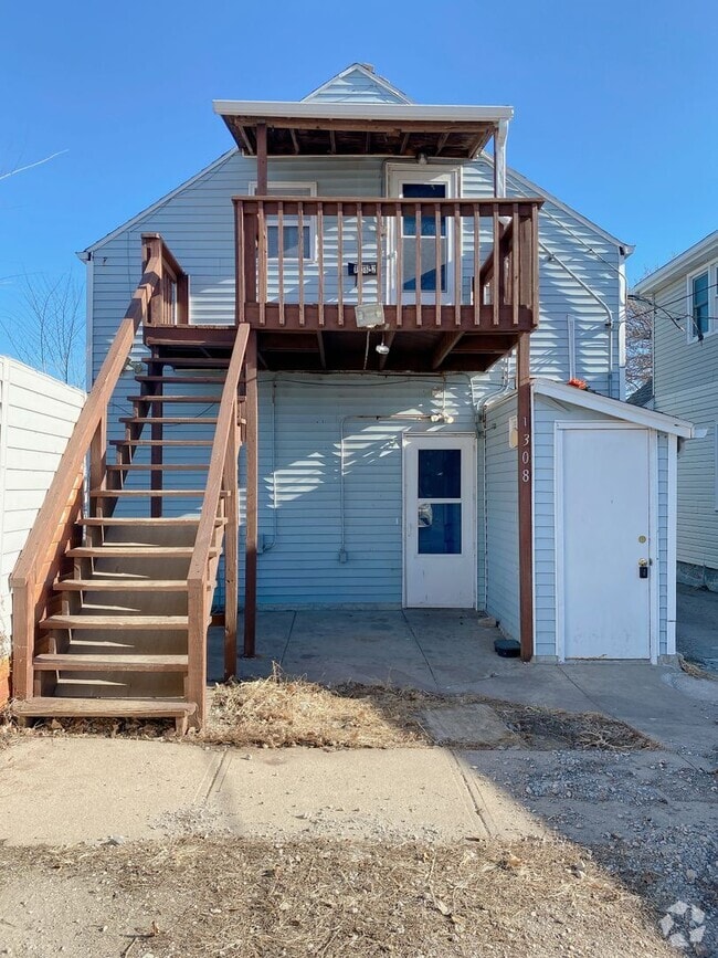 Building Photo - 1308 Garfield St