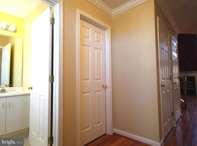 Building Photo - 508 Ascot Ct