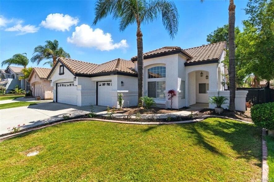 Primary Photo - 1272 Avenida Roundelay