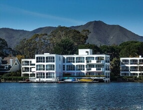 Building Photo - Bright Shelter Bay Condo with Water Views!