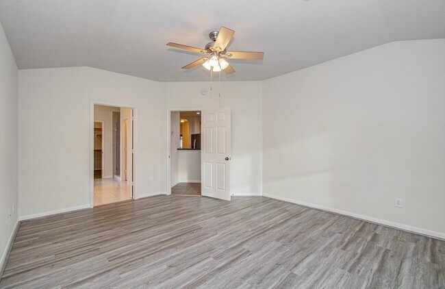 Building Photo - 1904 Roaring Springs Ct